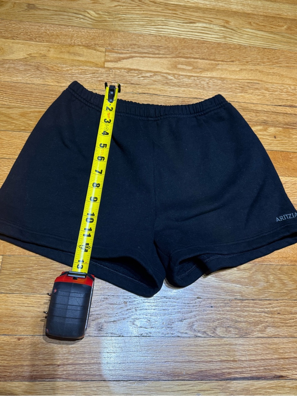 Aritzia Black Women's Shorts with Elastic Waist